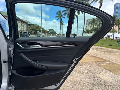 Used 2019 BMW 530e w/ Convenience Package RWD image 16