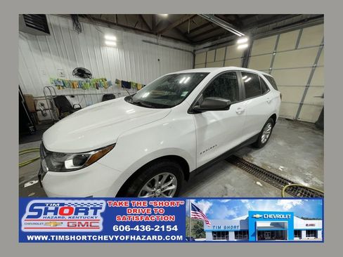 Used 2020 Chevrolet Equinox LS w/ LS Convenience Package FWD image 1