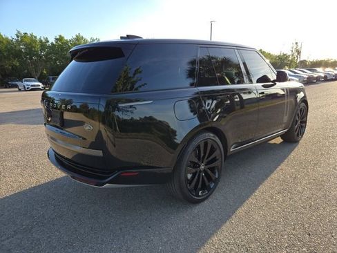 Used 2023 Land Rover Range Rover SE image 5