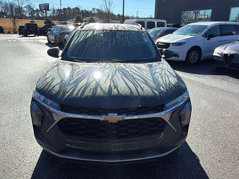 Used 2025 Chevrolet Trax LT w/ Driver Confidence Package image 3