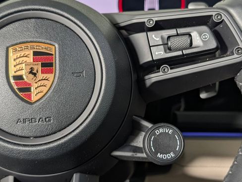 Certified 2025 Porsche Panamera image 37