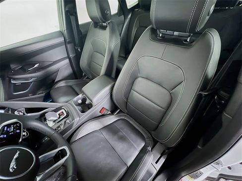 Certified 2024 Jaguar E-PACE R-Dynamic SE image 22