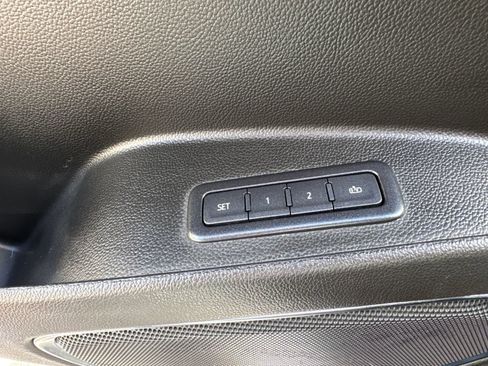 Used 2019 Chevrolet Tahoe LT AWD/4WD image 24