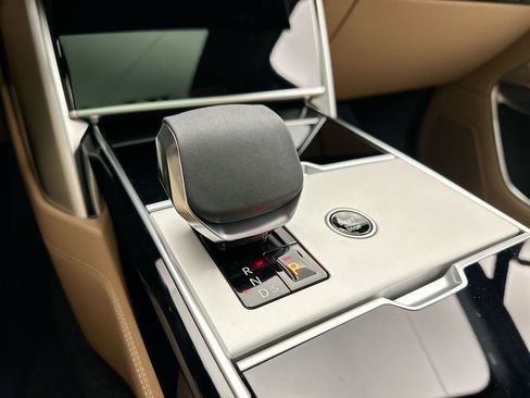 New 2026 Land Rover Range Rover Long Wheelbase SE AWD/4WD image 20