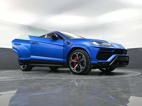 Used 2022 Lamborghini Urus AWD/4WD image 43