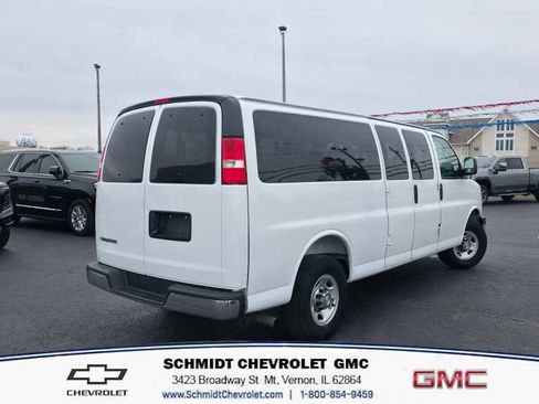 Used 2025 Chevrolet Express 3500 LT w/ LT Preferred Equipment Group image 5