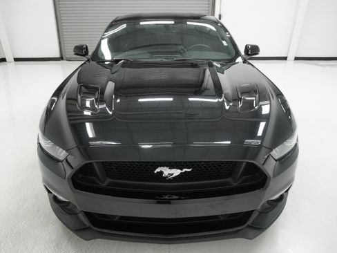 Used 2017 Ford Mustang GT Premium w/ Equipment Group 401A RWD image 2