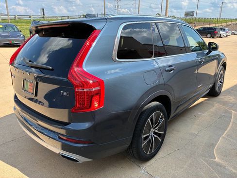 Used 2020 Volvo XC90 T6 Momentum image 5