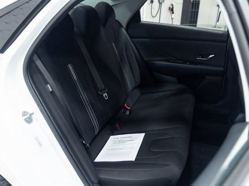 Used 2024 Hyundai Elantra SEL FWD image 24