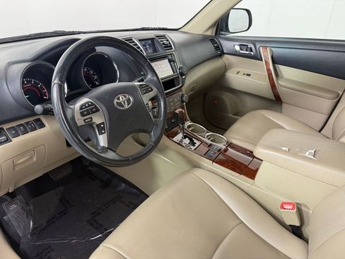 Used 2013 Toyota Highlander Limited image 4