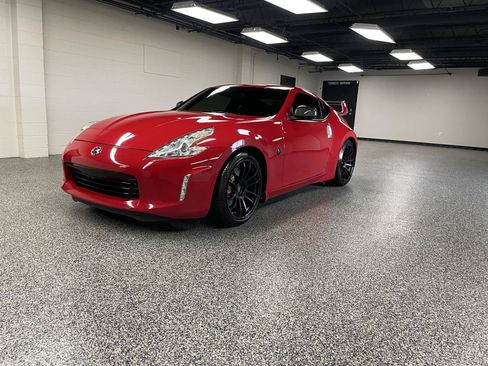 Used 2014 Nissan 370Z Touring w/ Sport Package RWD image 9