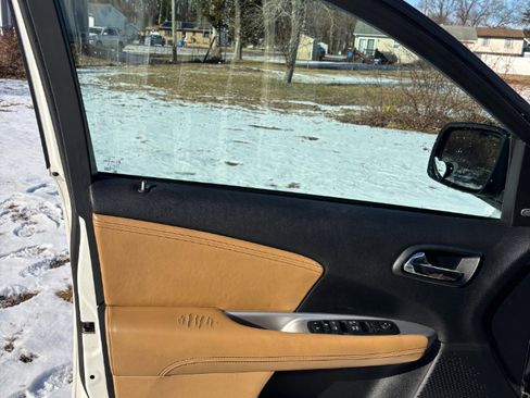 Used 2011 Dodge Journey Lux image 19