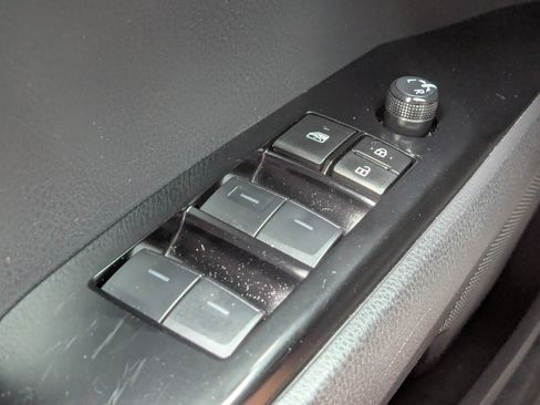 Used 2025 Toyota Camry SE FWD image 26