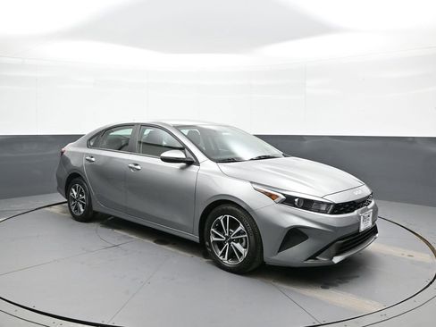 Certified 2024 Kia Forte LXS w/ LXS Technology Package image 4