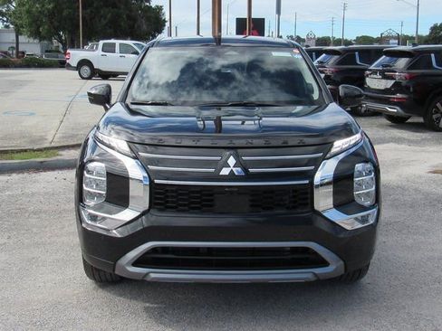 New 2025 Mitsubishi Outlander SE image 7