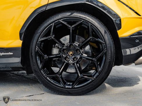 Used 2023 Lamborghini Urus Performante AWD/4WD image 32