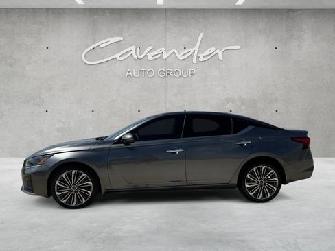 Used 2023 Nissan Altima 2.5 SL AWD/4WD image 14