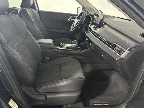 Used 2025 Mitsubishi Outlander SE AWD/4WD image 15