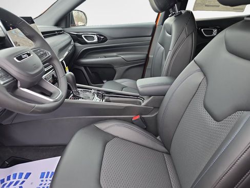 New 2026 Jeep Compass Latitude w/ Sun and Sound Group image 12