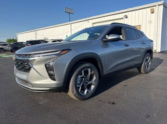 New 2026 Chevrolet Trax LT w/ LT Convenience Package FWD video 2