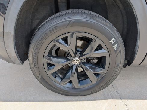 Used 2018 Volkswagen Atlas SE AWD/4WD image 12