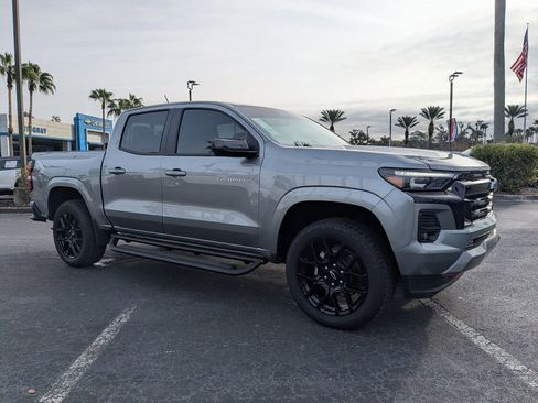 Used 2025 Chevrolet Colorado Z71 w/ Technology Package image 2