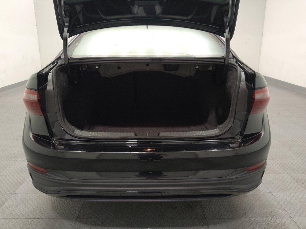 Used 2025 Volkswagen Jetta SE FWD image 29