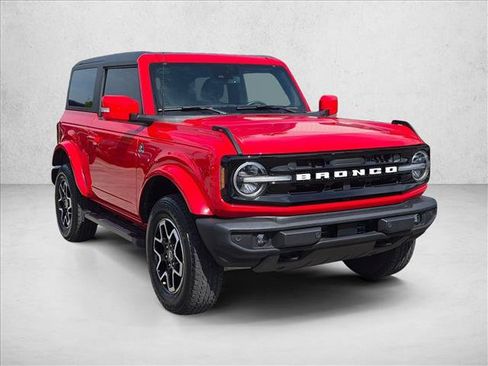 Used 2023 Ford Bronco Outer Banks AWD/4WD image 3