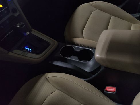 Used 2017 Hyundai Elantra SE FWD image 26