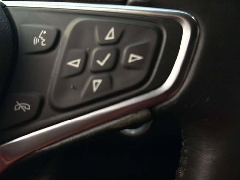 Used 2021 Chevrolet Equinox LT image 35