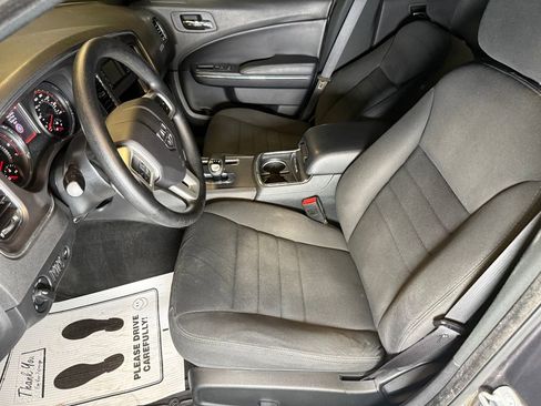 Used 2014 Dodge Charger SE RWD image 19