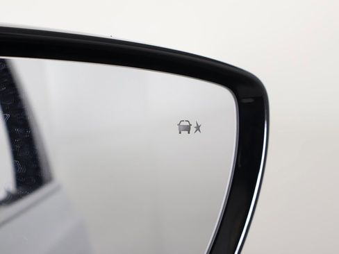 Used 2024 Buick Enclave Premium image 44