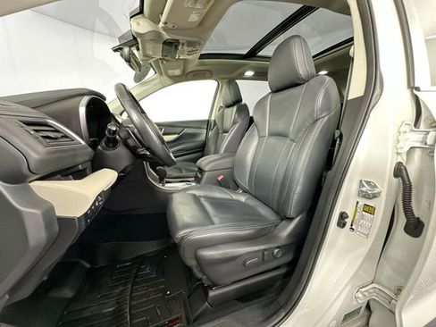 Used 2022 Subaru Ascent Limited w/ Technology Package AWD/4WD image 4