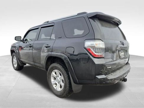 Used 2022 Toyota 4Runner SR5 Premium image 9