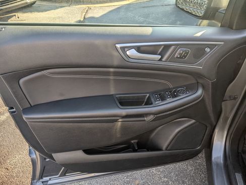 Used 2024 Ford Edge Titanium image 14