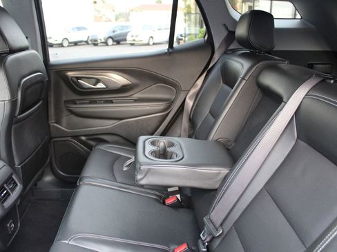 Used 2024 GMC Terrain SLT image 12