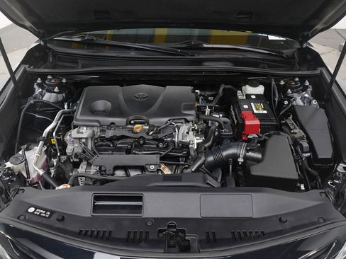 Used 2020 Toyota Camry XSE image 28