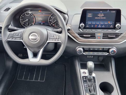 Used 2025 Nissan Altima 2.5 SV image 26