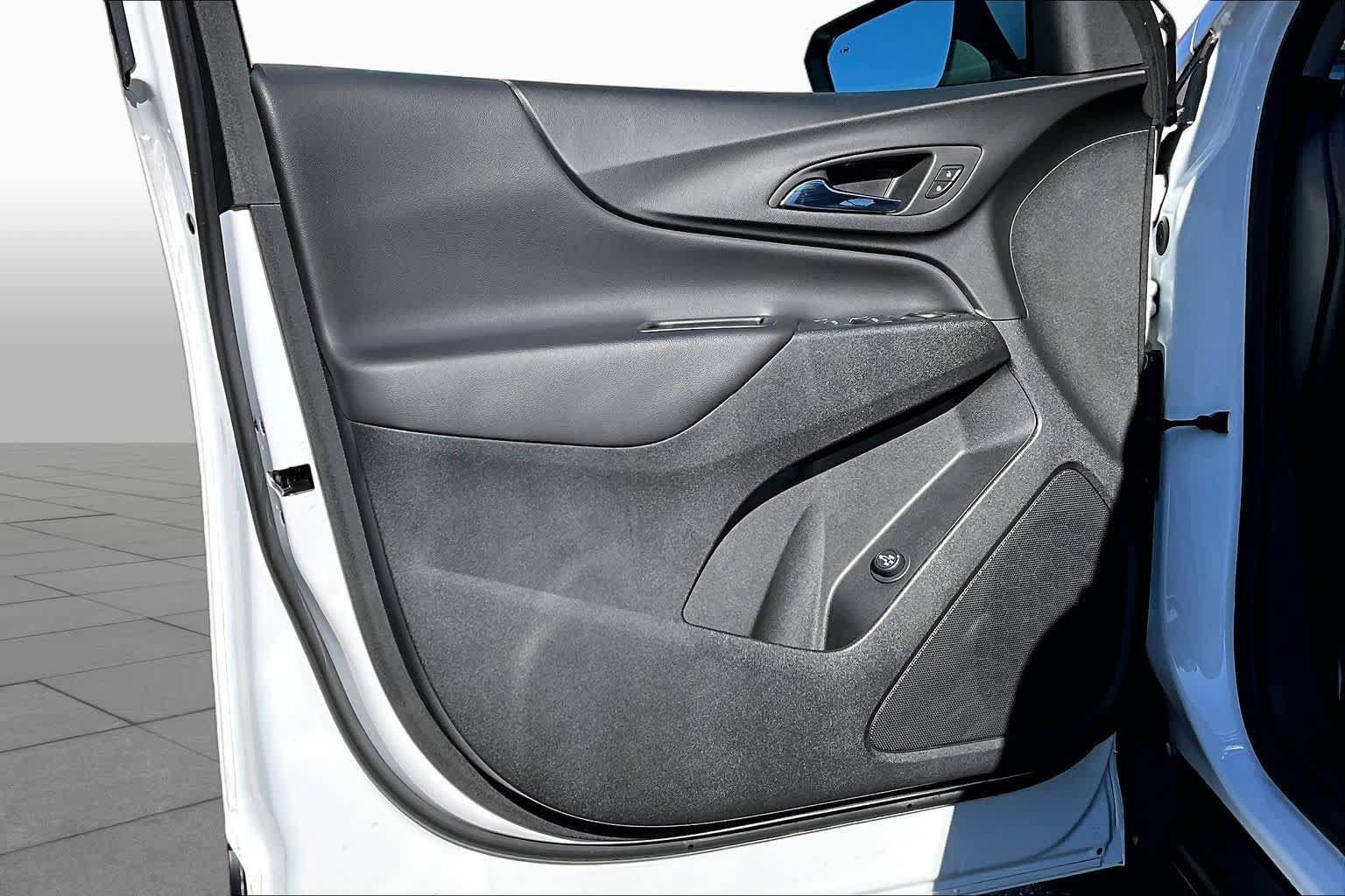 Used 2022 Chevrolet Equinox LT FWD image 22