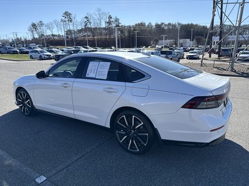 Certified 2024 Honda Accord Touring image 8
