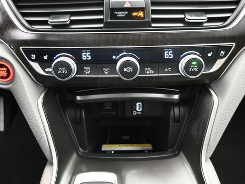 Used 2018 Honda Accord Touring image 19