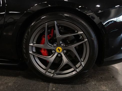 Used 2019 Ferrari 812 Superfast RWD image 13