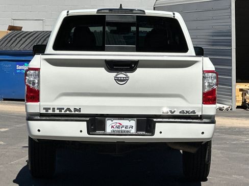 Used 2023 Nissan Titan SV AWD/4WD image 5