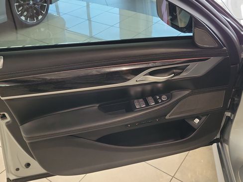 Used 2022 BMW 750Li xDrive AWD/4WD image 18