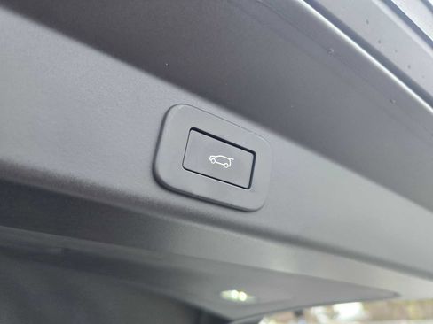 New 2026 Land Rover Range Rover Sport Dynamic SE image 18