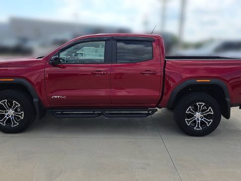 Used 2024 GMC Canyon AT4 w/ AT4 Premium Package AWD/4WD image 2