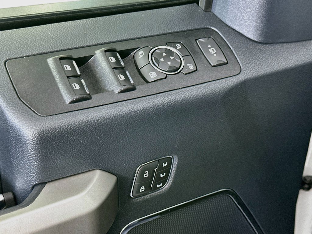 Used 2022 Ford F250 Lariat w/ Black Appearance Package AWD/4WD image 24