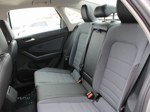 Certified 2025 Volkswagen Jetta SE image 20