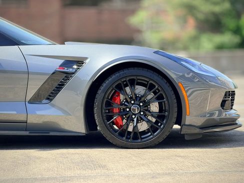 Used 2015 Chevrolet Corvette Z06 w/ 2LZ Preferred Equipment Group RWD image 5