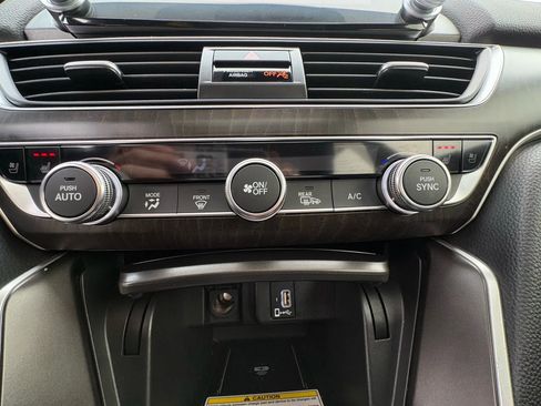 Used 2019 Honda Accord Touring image 17